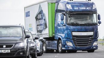 ZF, Sicherheit, Lkw, Ausweichen, Assistenzsystem,