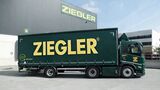 Ziegler-Lkw vor Halle