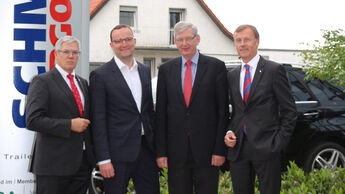 Zu Gast bei Schmitz Cargobull in Horstmar: v.l: Ulrich Schöpker, Vorstand Vertrieb Schmitz Cargobull AG, Jens Spahn (MdB), Karl Schiewerling (MdB), Andreas Busacker, Vorstand Finanzen Schmitz Cargobull AG