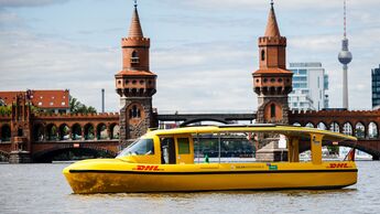 Zustellung per Solarboot der Deutsche Post DHL Group