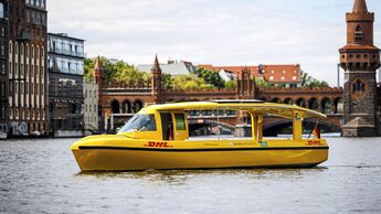 Zustellung per Solarboot der Deutsche Post DHL Group