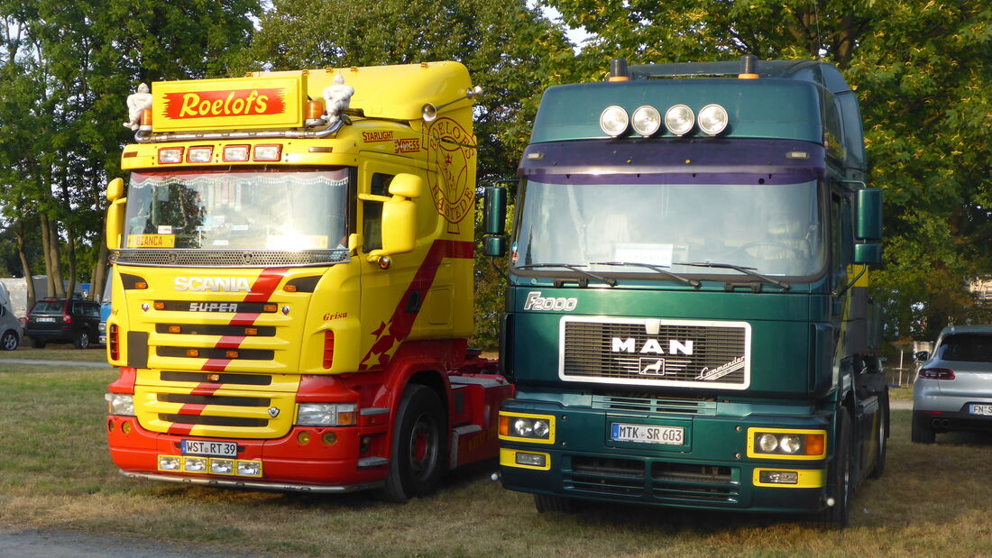Zwei TRATON-Fahrzeuge auf dem Campingplatz der IAA 2016: rechts mein MAN F2000 19.603, links der aktuelle Scania des vorherigen Besitzers meines MAN.