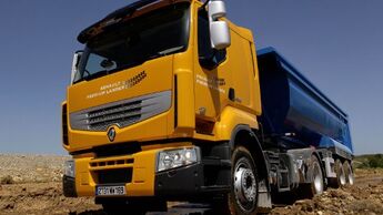 Zwei neue Renault Premium Lander