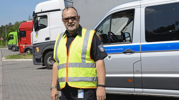 bag, porträt, starker typ, profi im profil, report, job, kontrolleur