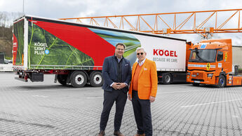 e-optimierten Light Trailer Rüsinger Spedition