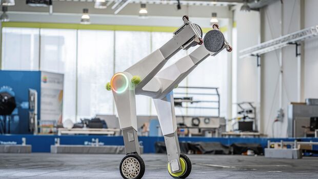 evoBOT, Fraunhofer IML, Michael Neuhaus