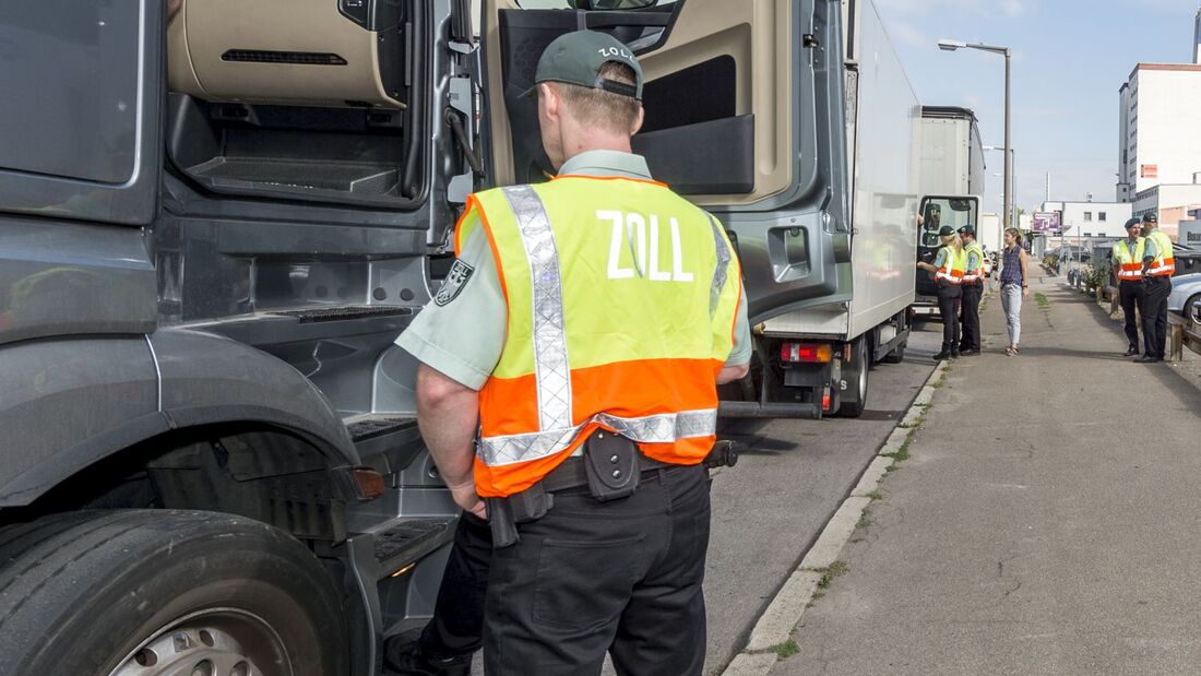 Zoll deckt Schwarzarbeit bei Fahrern auf