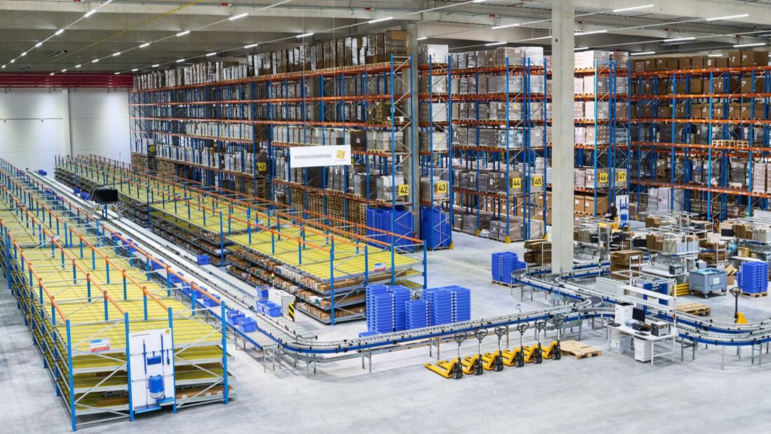 Geis weiht zweites Logistikzentrum ein