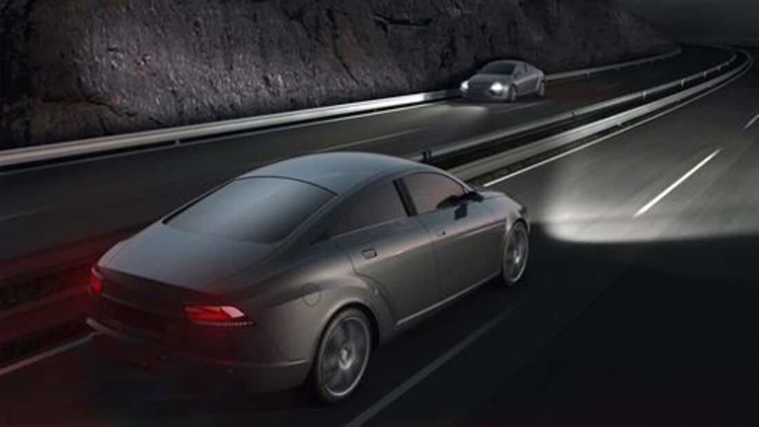 Intelligenter Lichtassistent sorgt für optimale Ausleuchtung der Straße in allen Fahrsituationen