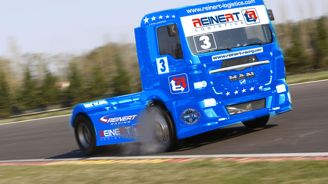 Neues Team „macht blau“