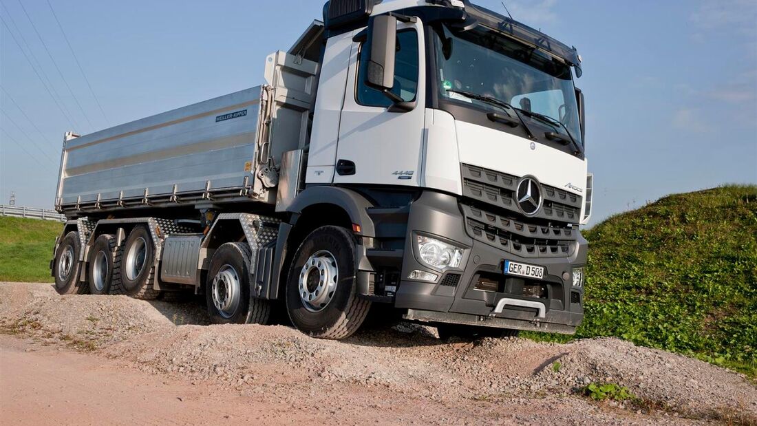 Mercedes bietet Arocs auch als Fünfachser an