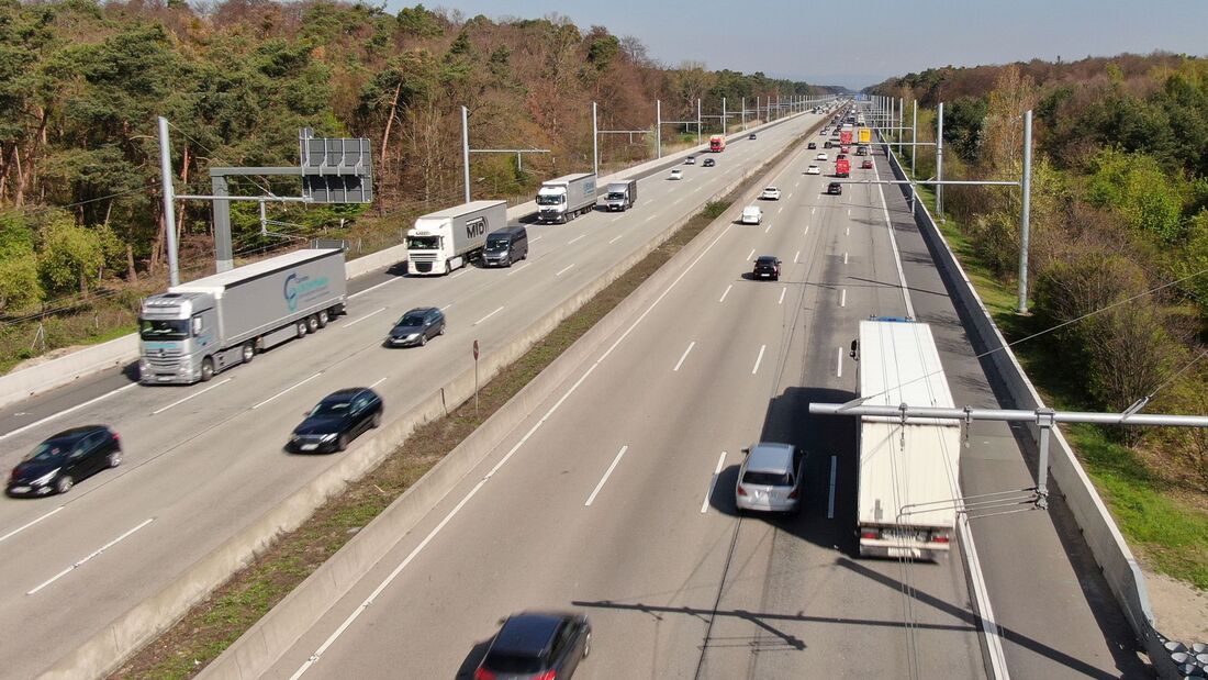 Erster Feldversuch mit Oberleitungs-Lkw startet