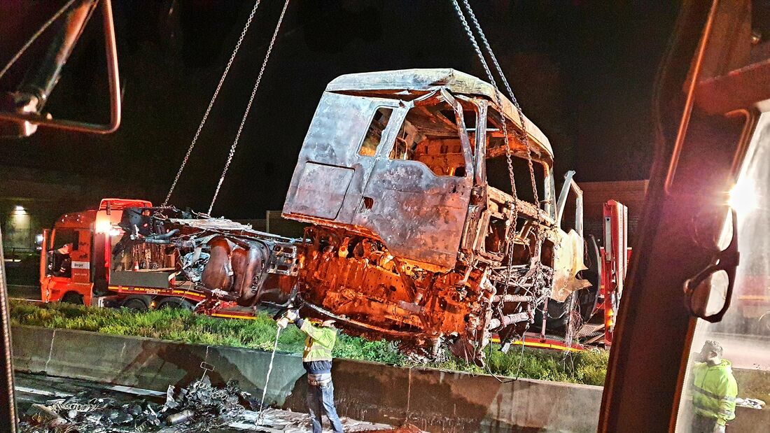Tankzugexplosion auf der A 40