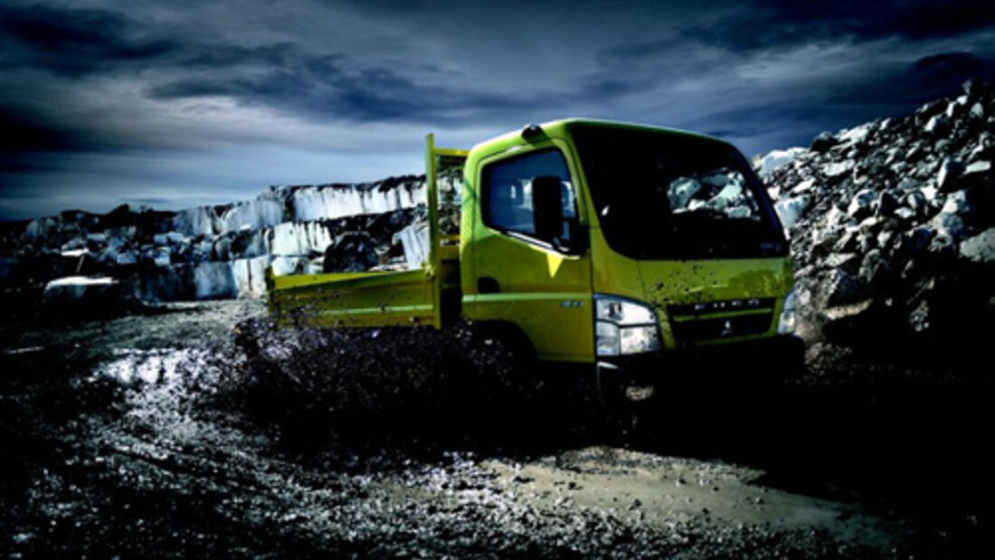 Weltpremiere für den Fuso Canter Euro 5: sauber, nutzlaststark und sparsam