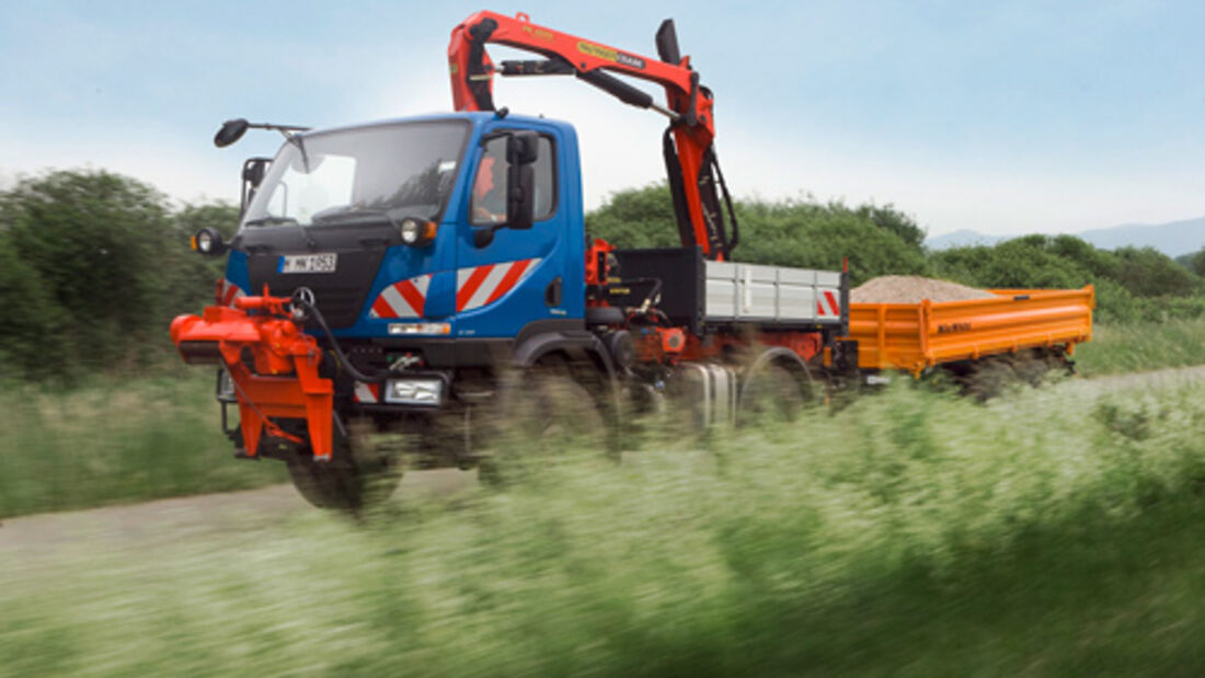 Der Mercedes-Benz Unimog demonstriert seine Fähigkeiten auf der demopark in Eisenach