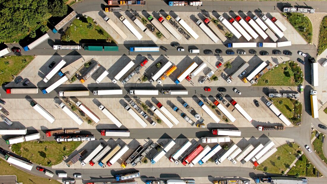 „Verkehrssicherheit und Arbeitsbedingungen im Lkw verbessern“