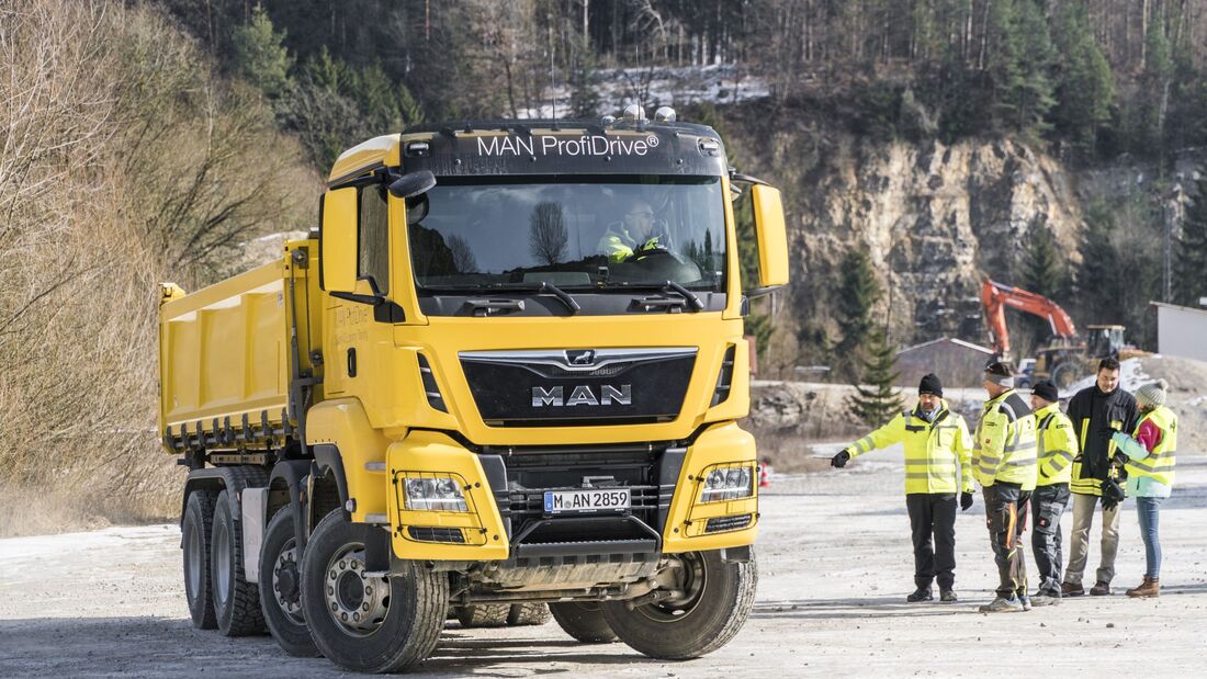 Gelände-Training für Kipperfahrer
