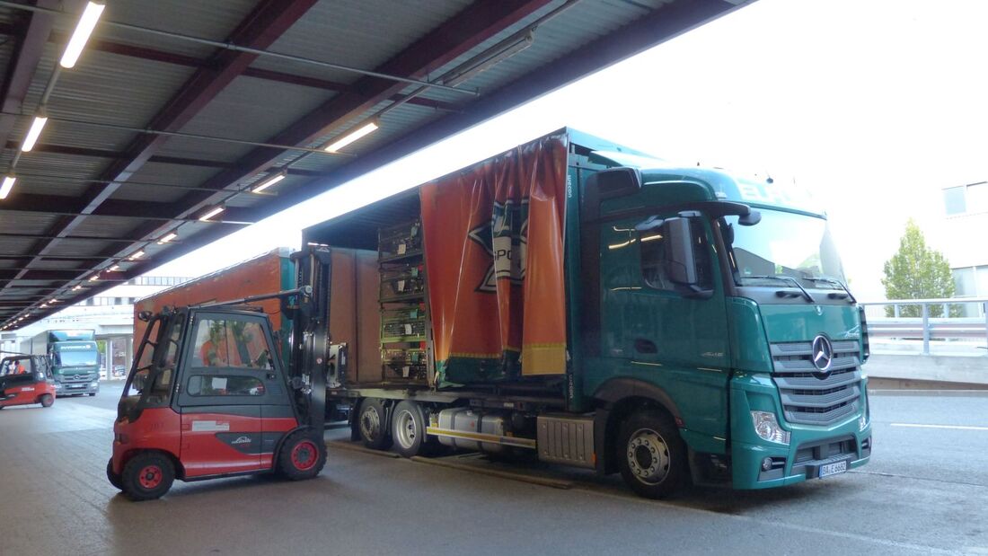 Daimler und Elflein starten Strecke
