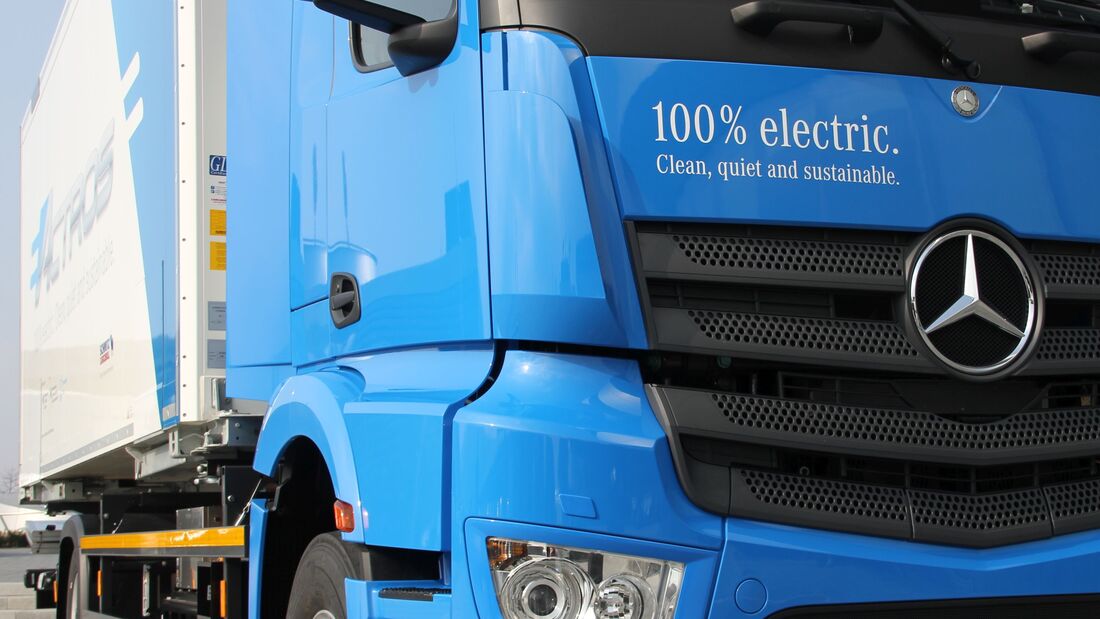 eActros rollt in Wörth vom Band