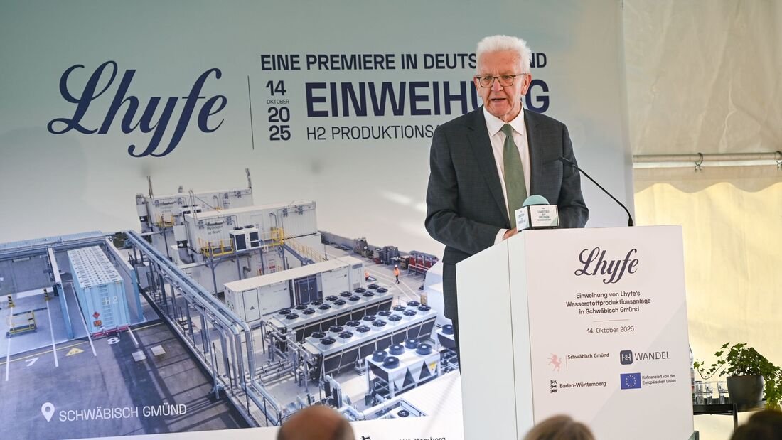Kretschmann weiht H2-Produktion ein