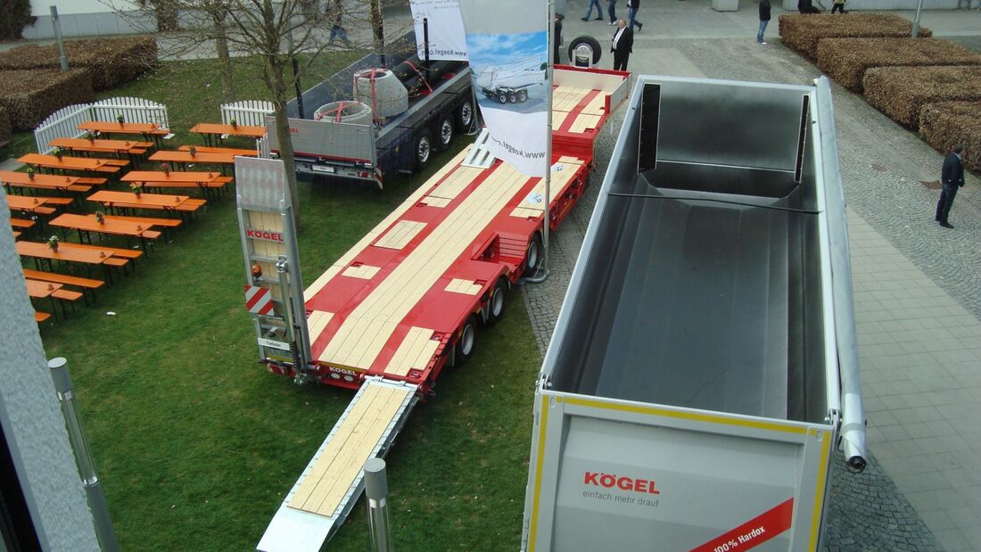Tieflader erweitert das Baumaschinenangebot