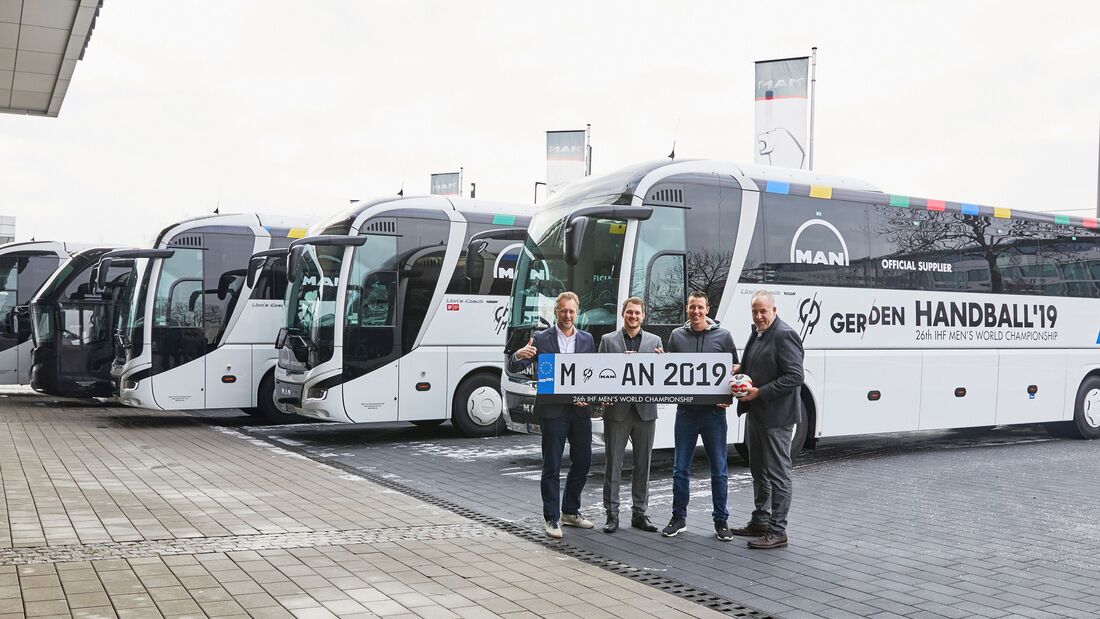 Teambusse aus München