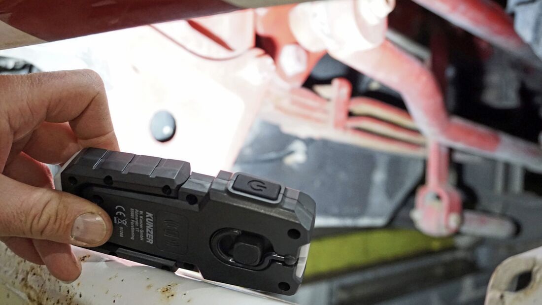 Arbeitshandleuchten im Werkstatteinsatz