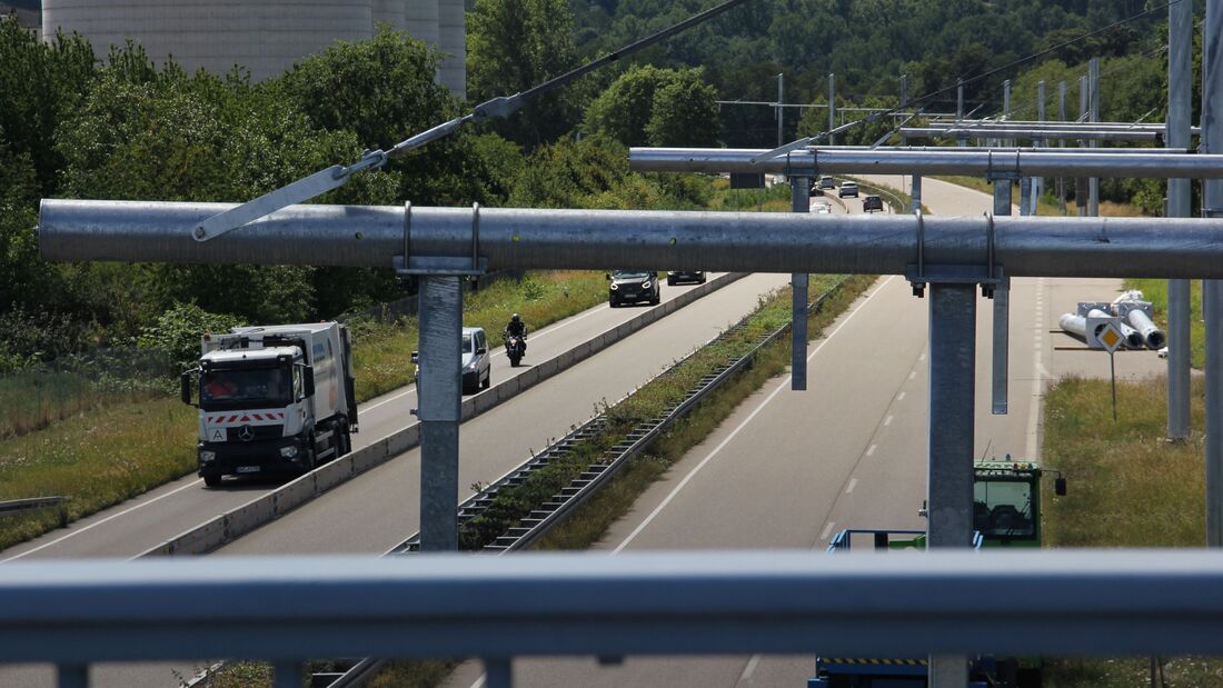 Vorbereitungen für Oberleitungs-Lkw laufen