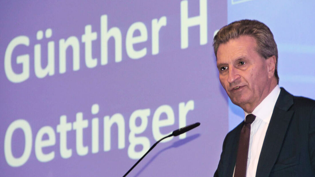 Oettinger rät Firmen zu digitaler Strategie