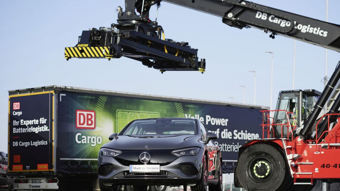 Mercedes-Akkus CO2-neutral transportiert