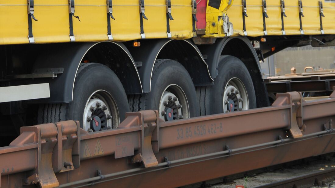 Trailer fit machen für die Schiene