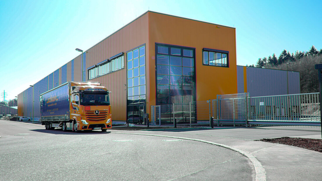 Schuon eröffnet neues Logistikcenter