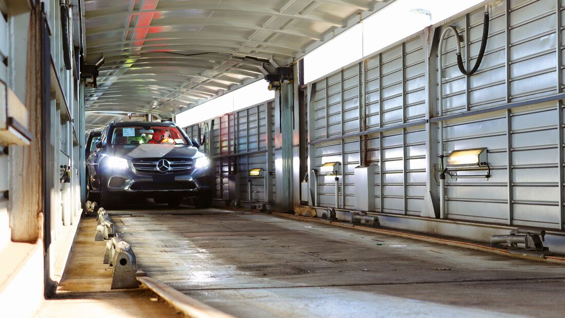 ARS Altmann überführt Mercedes-Neuwagen nach Italien