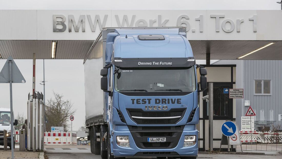 LNG-Lkw versorgen Werk Regensburg
