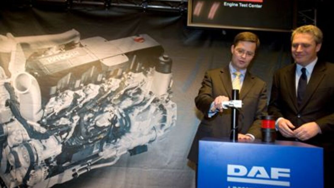 Premierminister Balkenende eröffnete neues DAF Motoren-Testzentrum