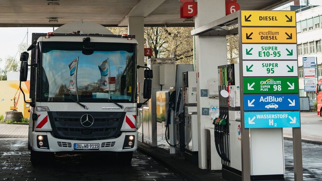H2-Lkw rollen an – doch wo tanken?