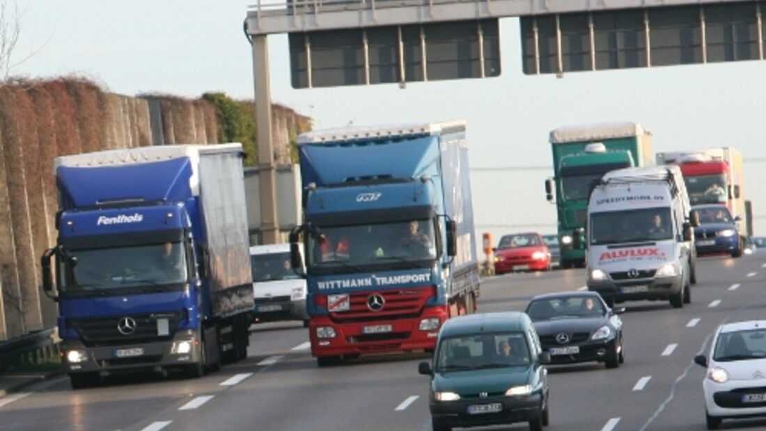 Straßengüterverkehr lässt Talsohle hinter sich