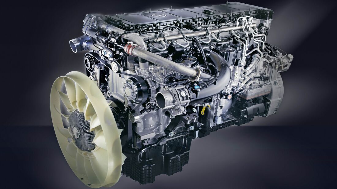 Schwerlast-Lkw mit kraftvollem Motor