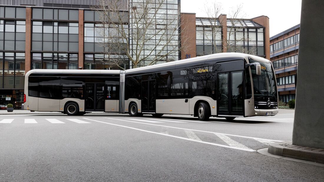Elf neue Omnibusse in Breslau