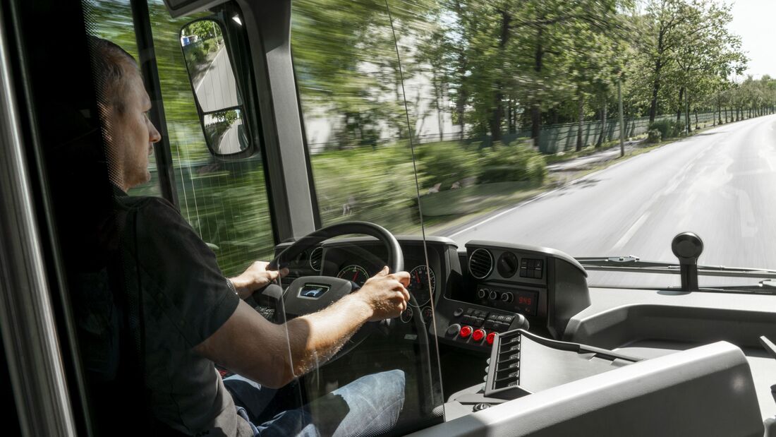 Fahrermangel im Busgewerbe und Straßengüterverkehr