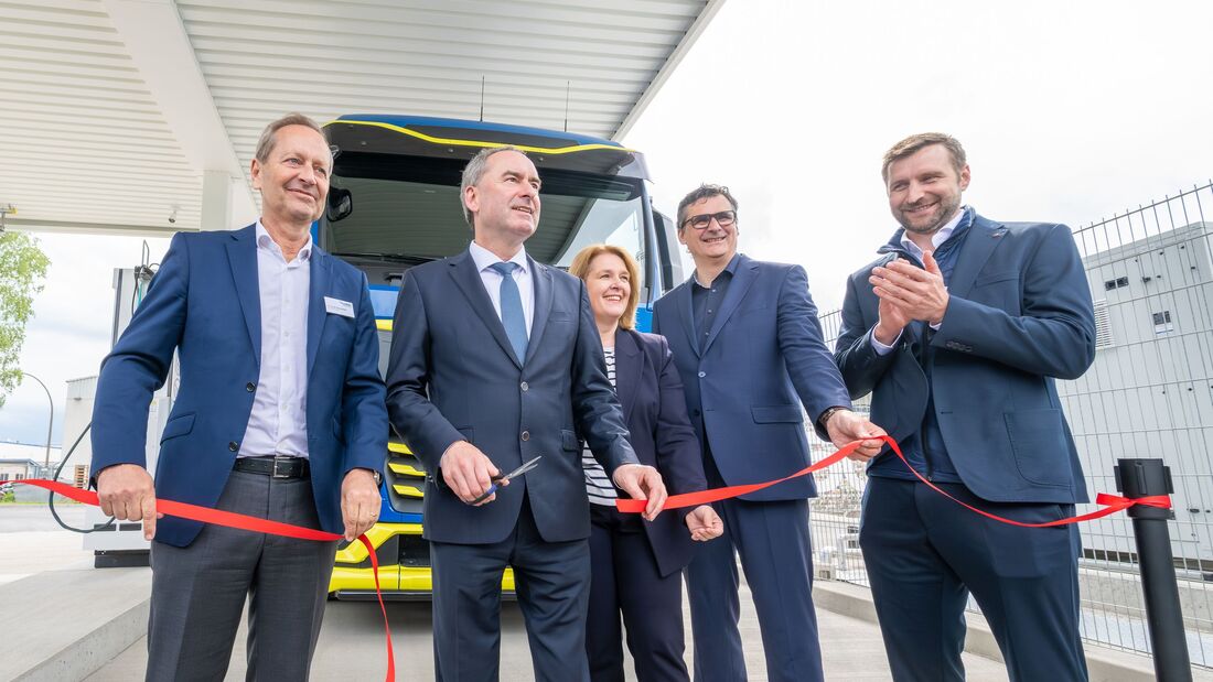 Tyczka Hydrogen eröffnet Tankstelle