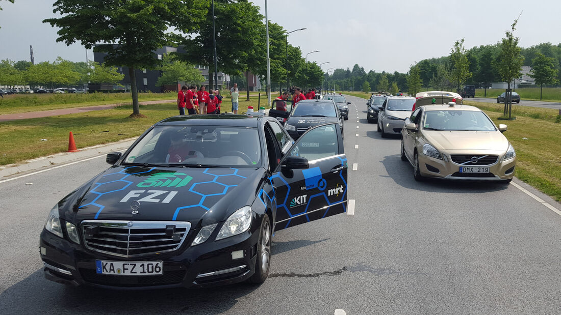 Erfolg bei Fahrzeug-zu-Fahrzeug-Kommunikation