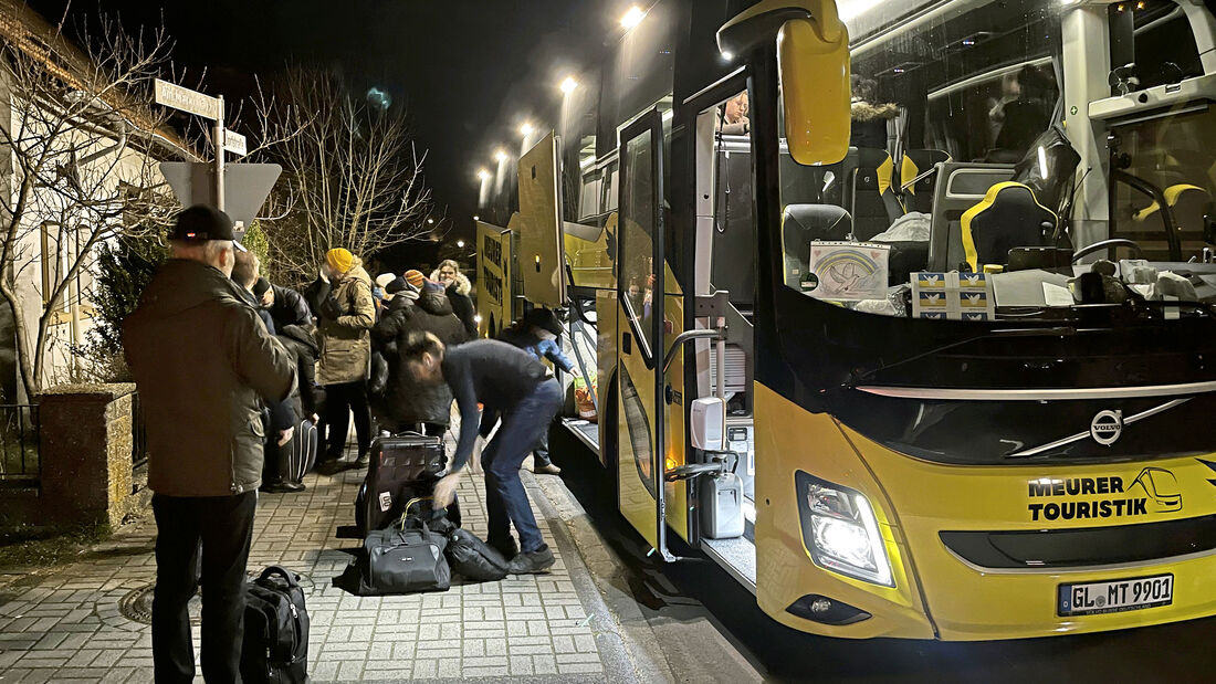 Busunternehmer helfen Geflüchteten