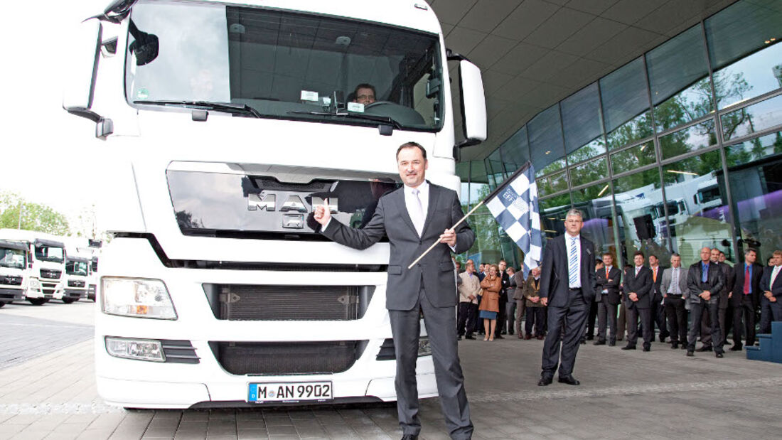 MAN schickt  Lkw auf  Tour 