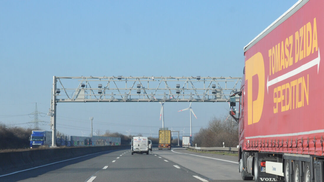 Lkw fahren fast acht Milliarden Kilometer