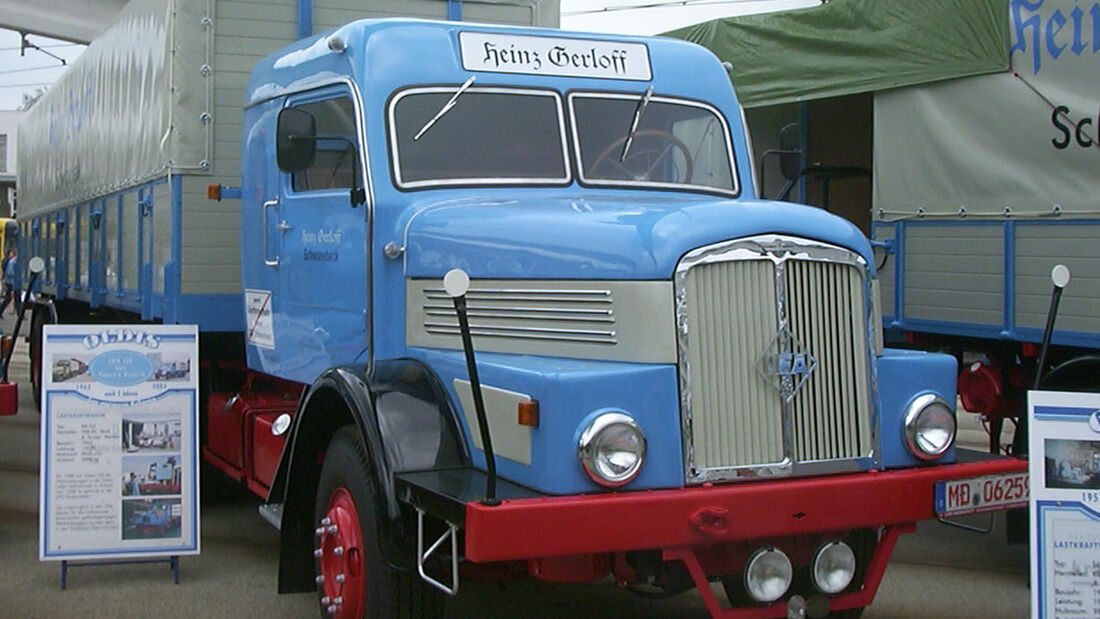 Auferstanden aus Ruinen