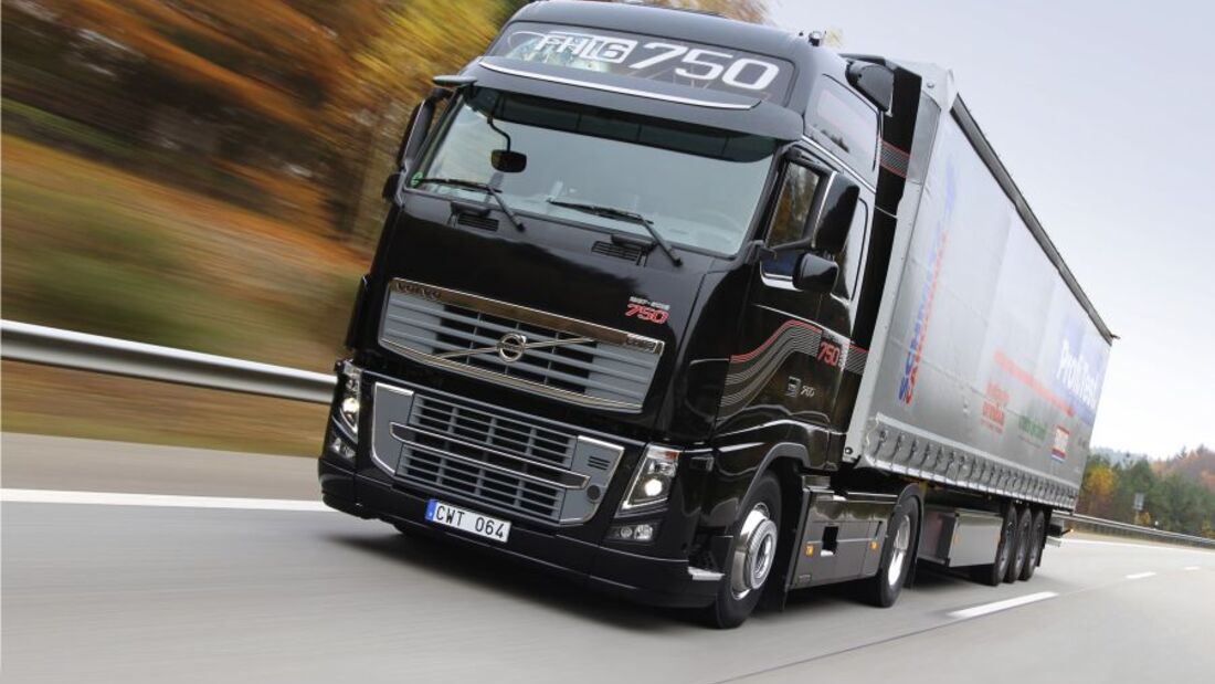 Fahrer testen den Volvo FH16 750