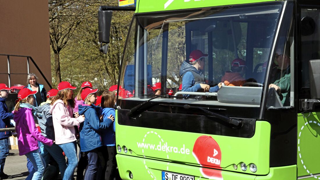 Schülerinnen und Schüler sind sicher unterwegs