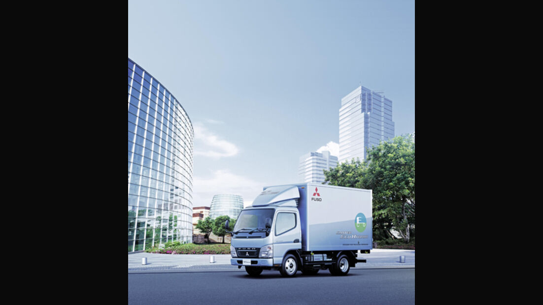 Daimler Trucks verkauft 500sten Hybrid-Lkw der Marke Mitsubishi Fuso in Japan