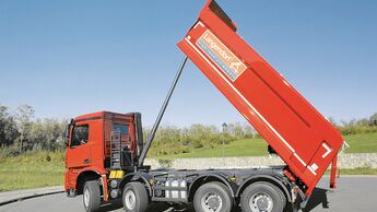 langendorf, trailer, kipper, lkw, tieflader, innenlader, dr. klaus Strautmann, straßenbau